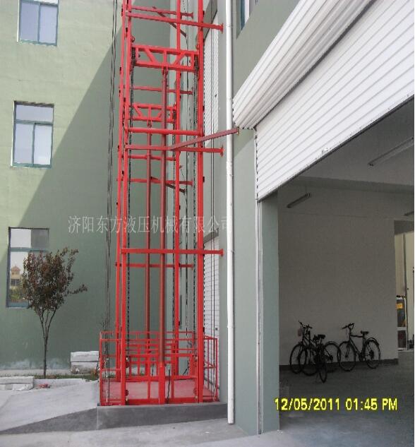 SJG室外液壓貨梯